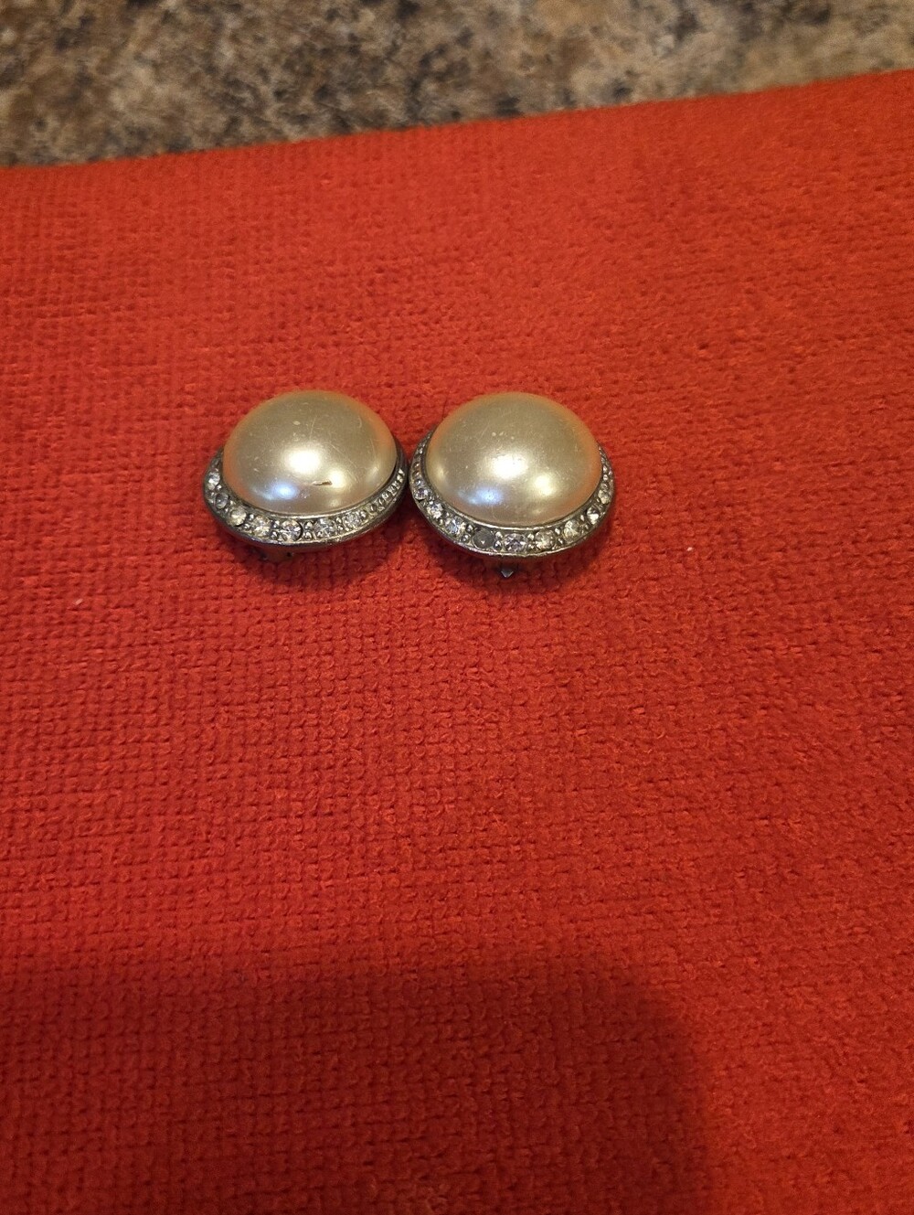 Vintage Faux Pearl Rhinestone Clip On Earrings Retro 1950s 1960s Costume Jewelry - Picture 8 of 8